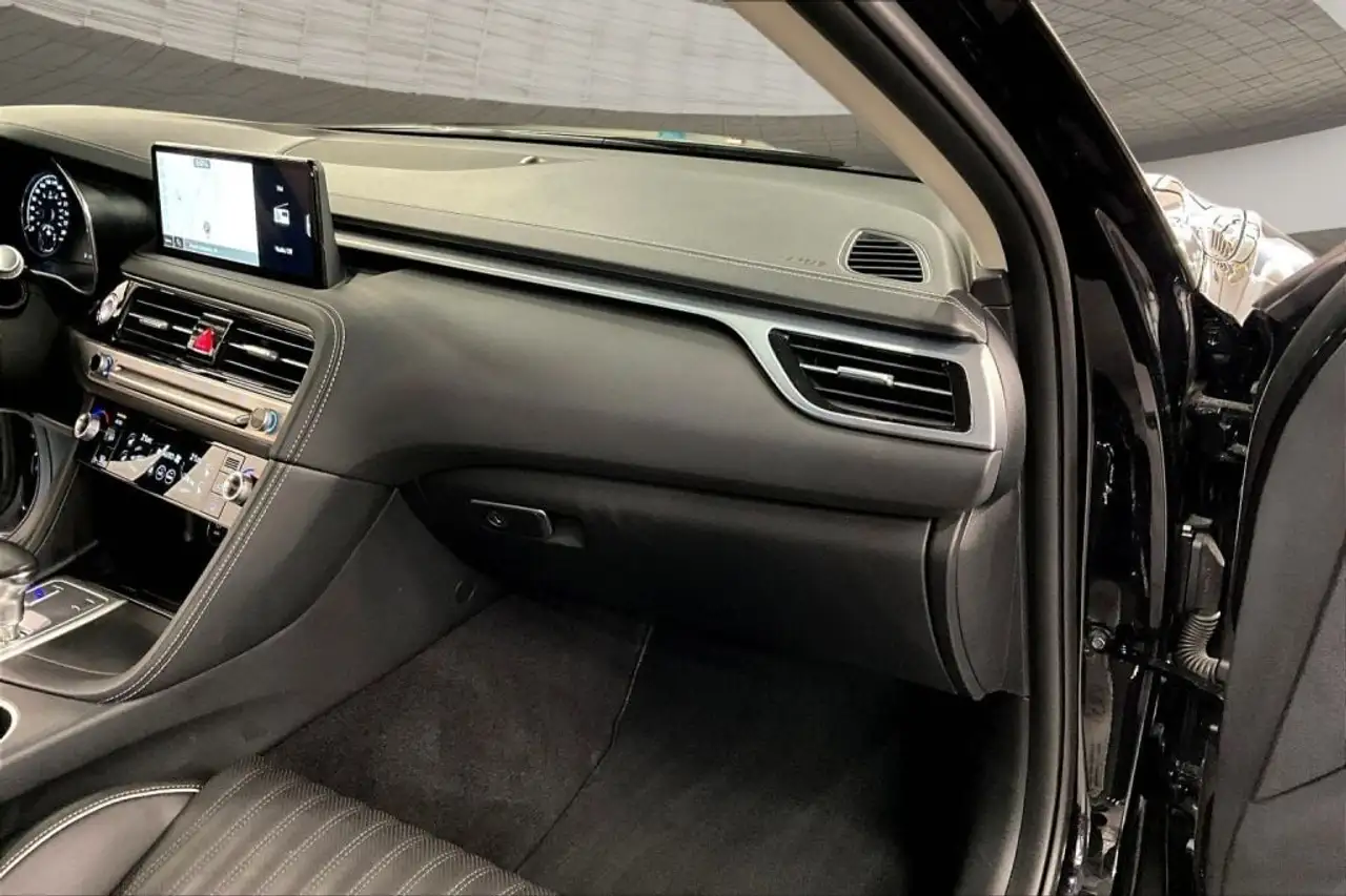 Genesis G70 - Image 27