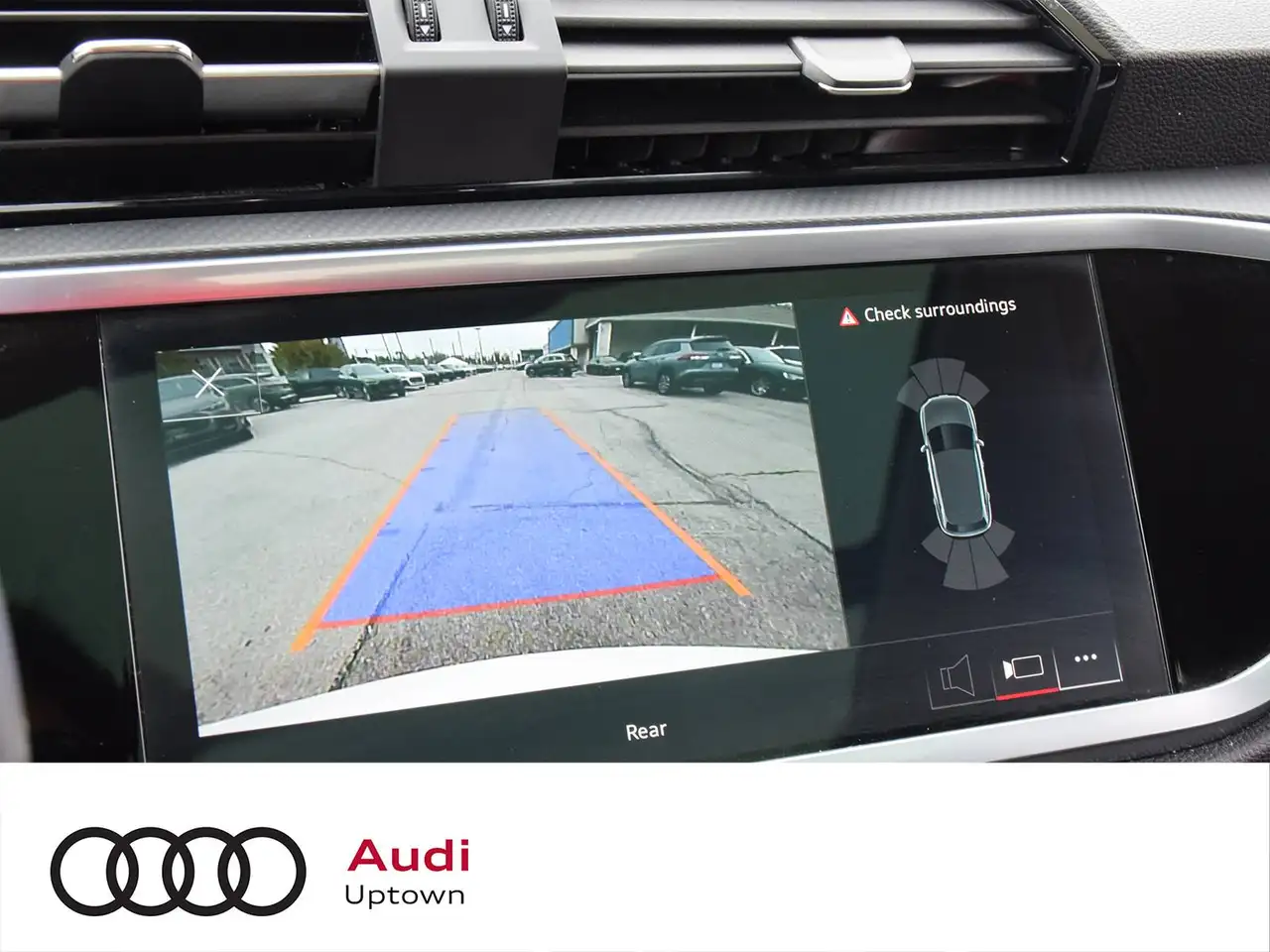 Audi Q3 - Image 25