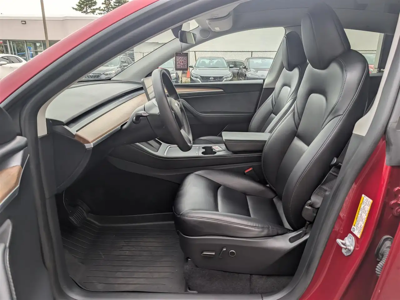 Tesla Model Y - Image 10