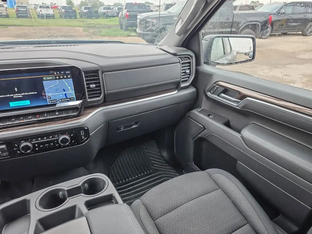 Chevrolet Silverado 1500 - Image 11