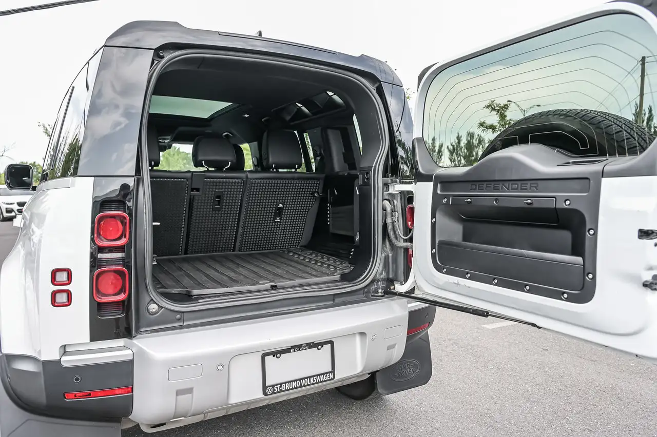 Land Rover Defender - Image 14