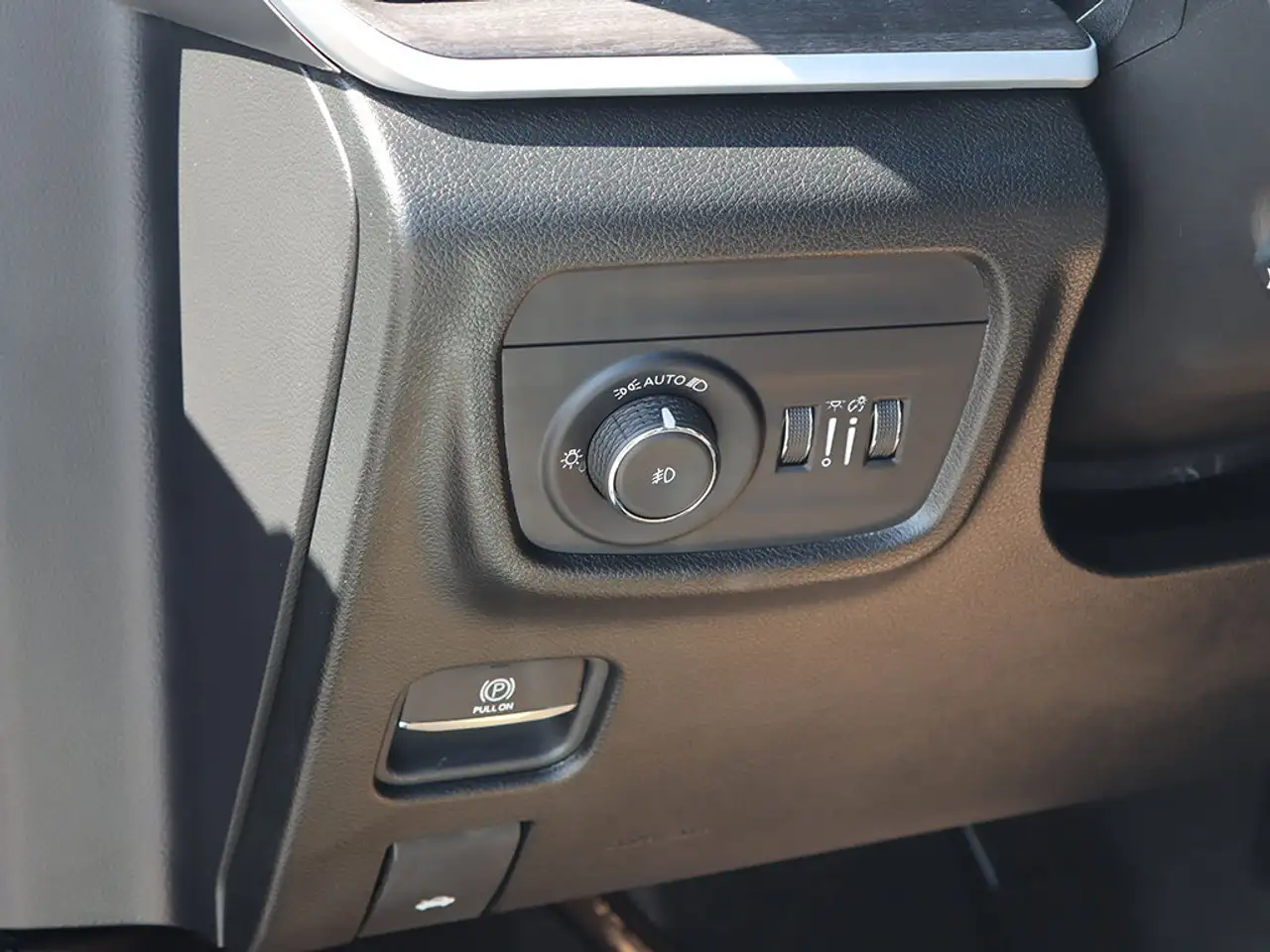 Jeep Grand Cherokee - Image 8