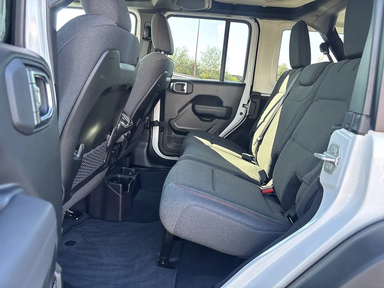 Jeep Wrangler - Image 24