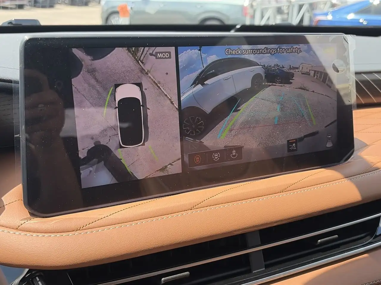 Infiniti QX60 - Image 25