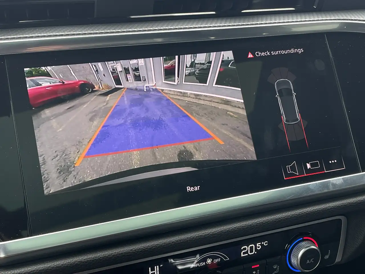 Audi Q3 - Image 18