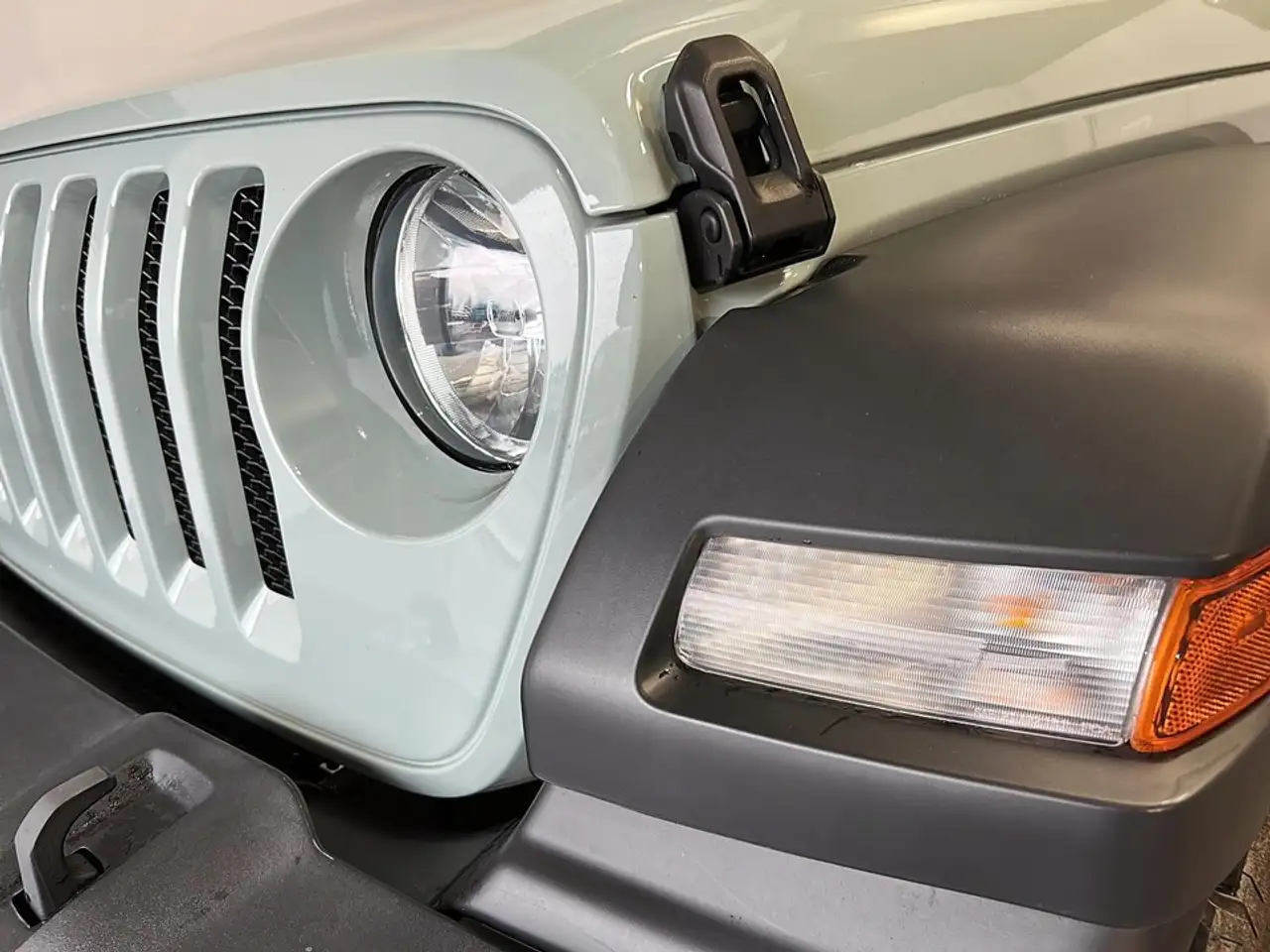Jeep Wrangler - Image 3