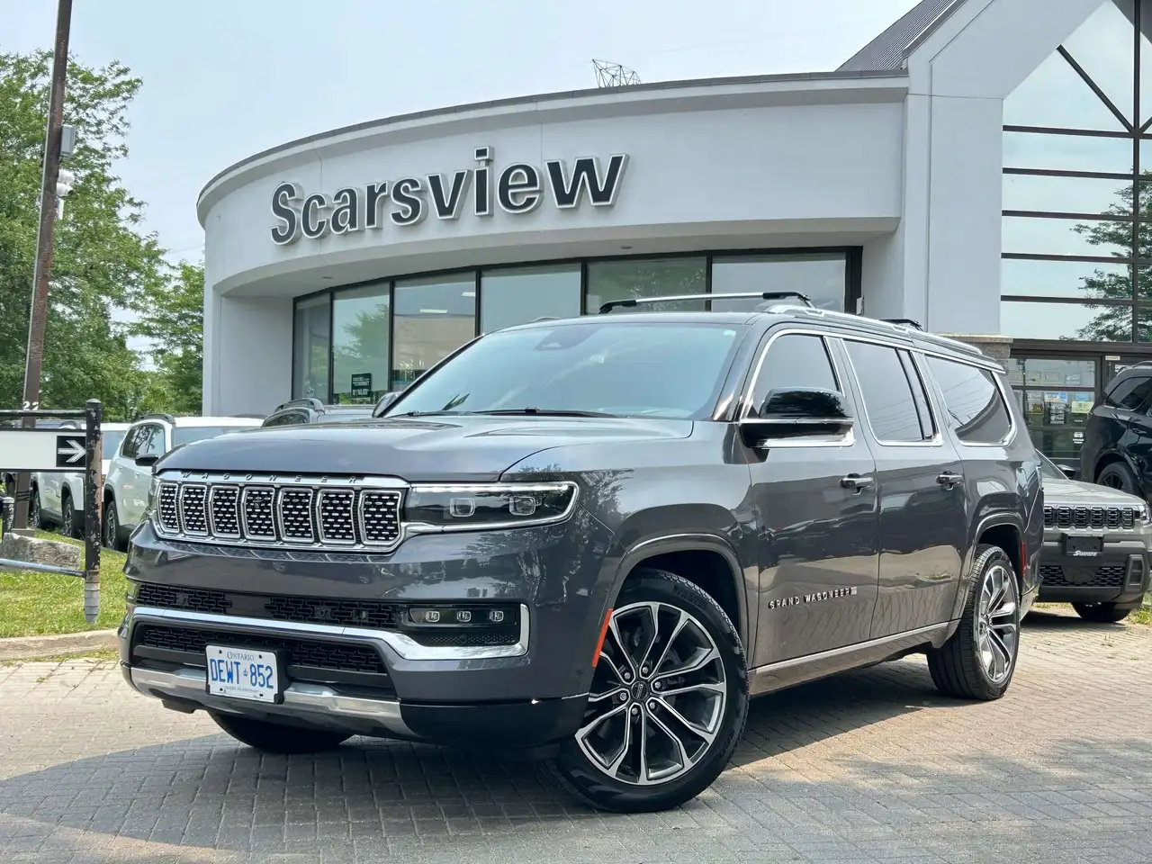 Jeep Grand Wagoneer - Image 1