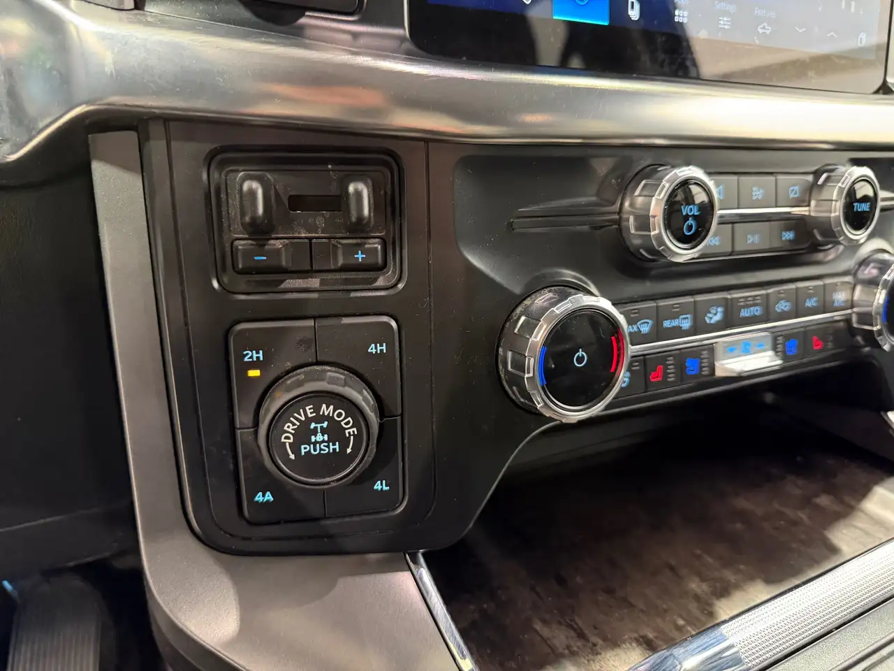 Ford F-150 - Image 22