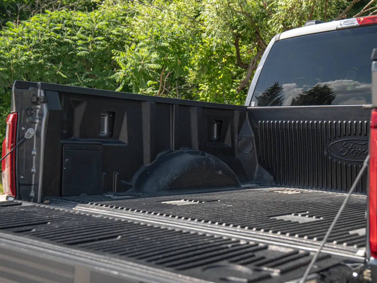 Ford F-150 - Image 17