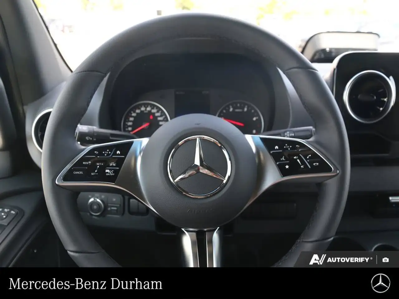 Mercedes-Benz Sprinter - Image 14