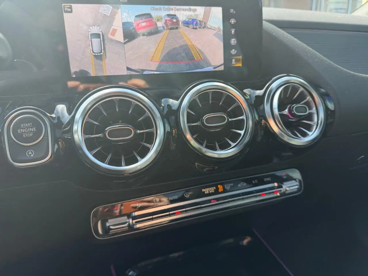 Mercedes-Benz GLA - Image 17