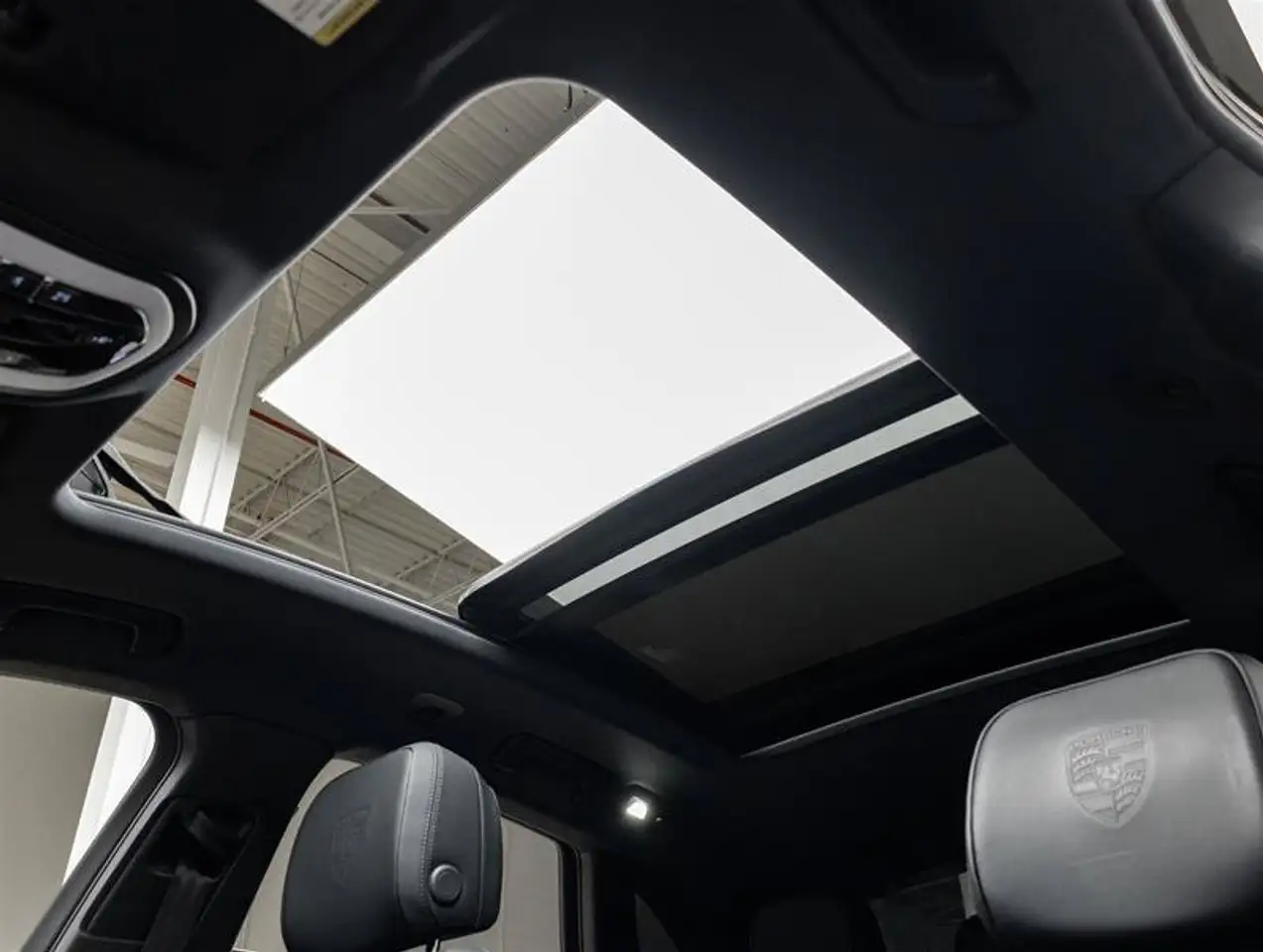 Porsche Macan - Image 30