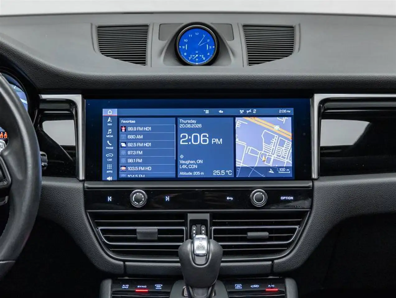 Porsche Macan - Image 36