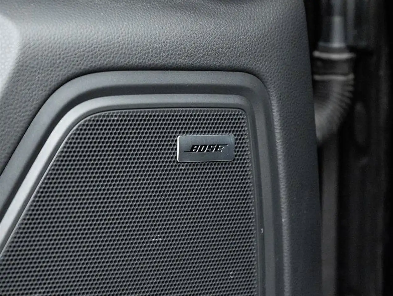 Porsche Macan - Image 24