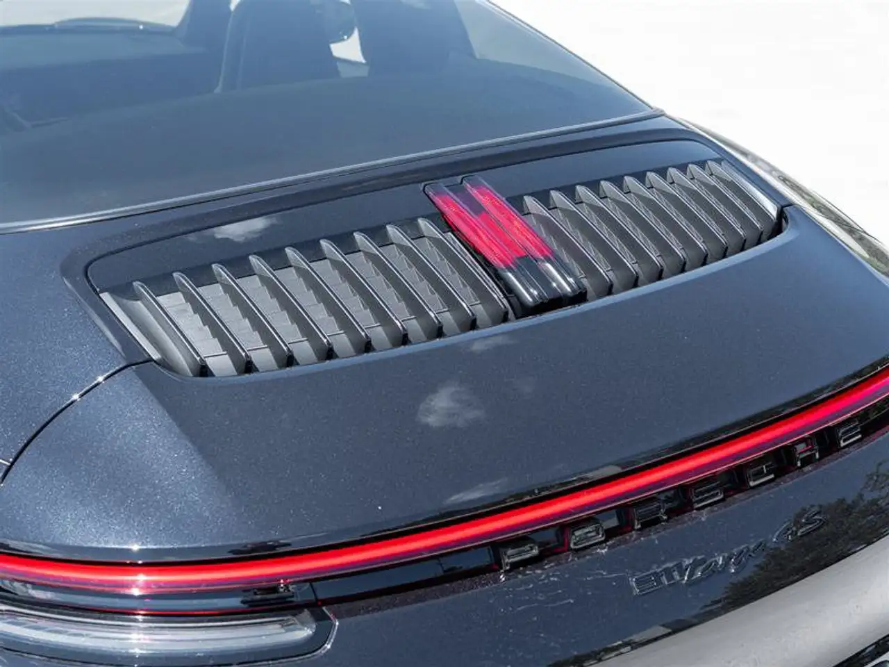 Porsche 911 - Image 11