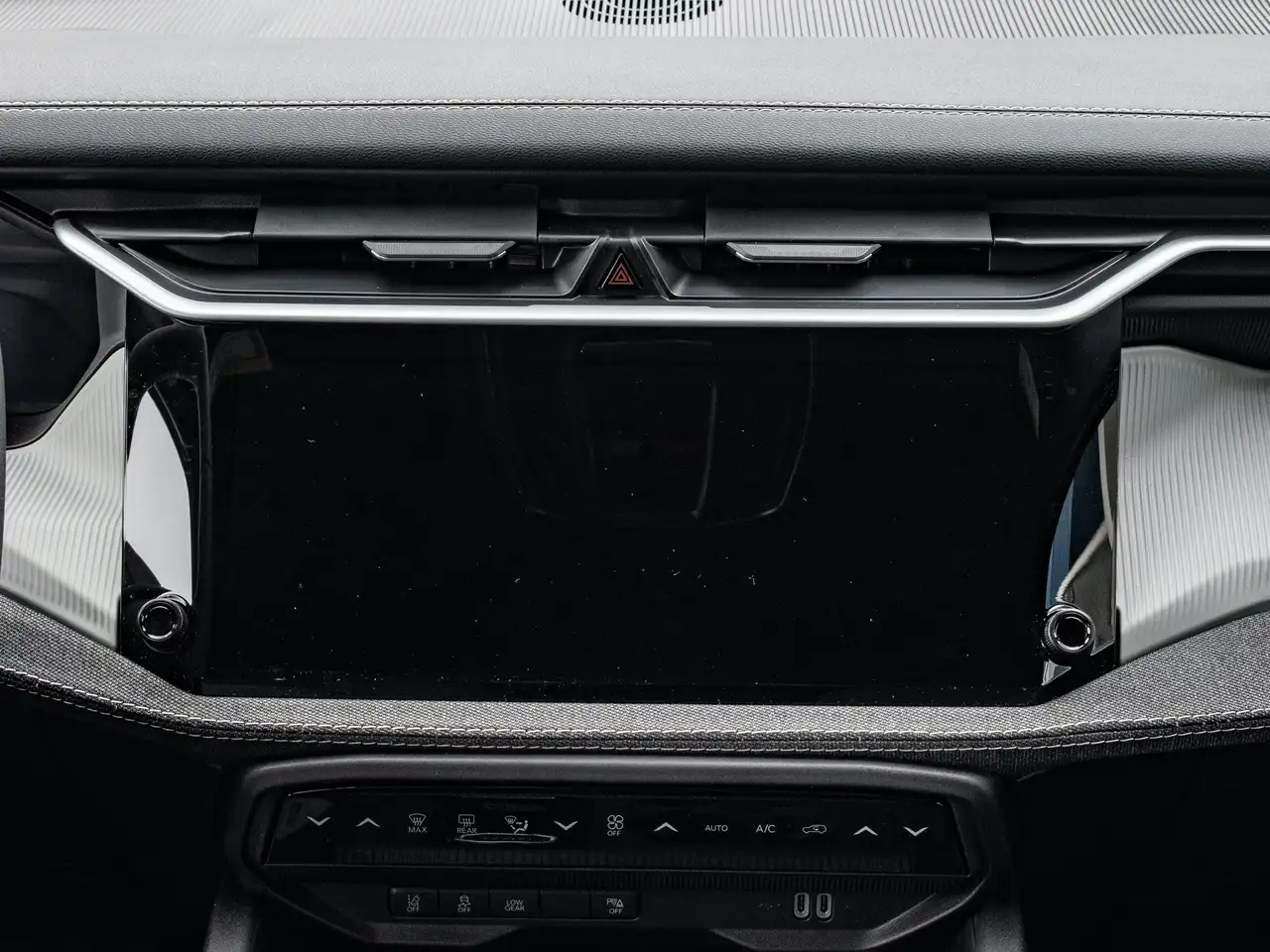 Jeep Cherokee - Image 28