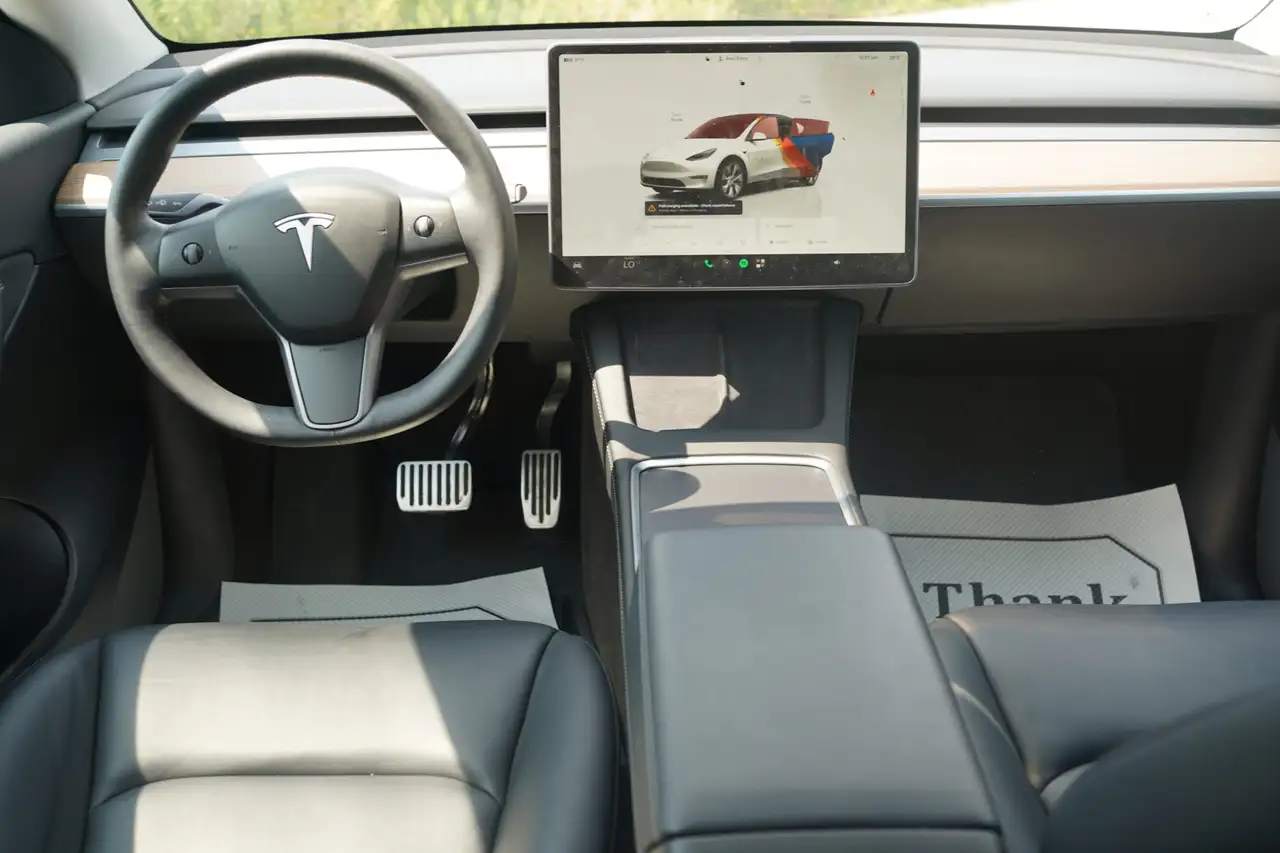 Tesla Model Y - Image 13