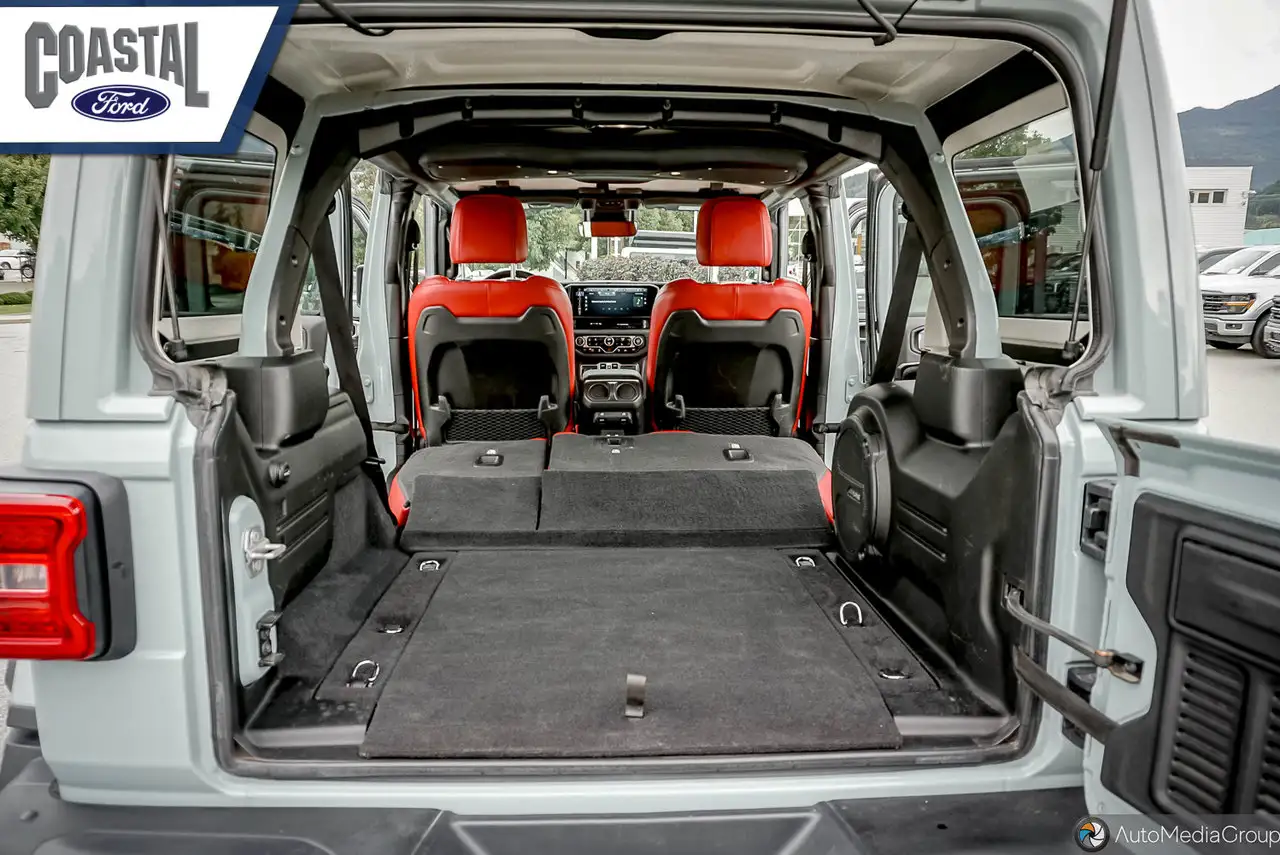 Jeep Wrangler - Image 18
