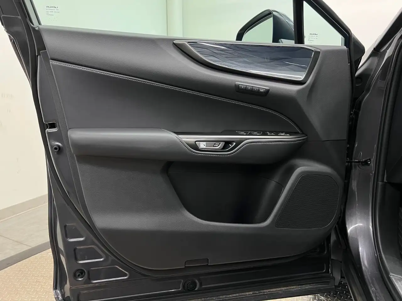 Lexus NX - Image 23