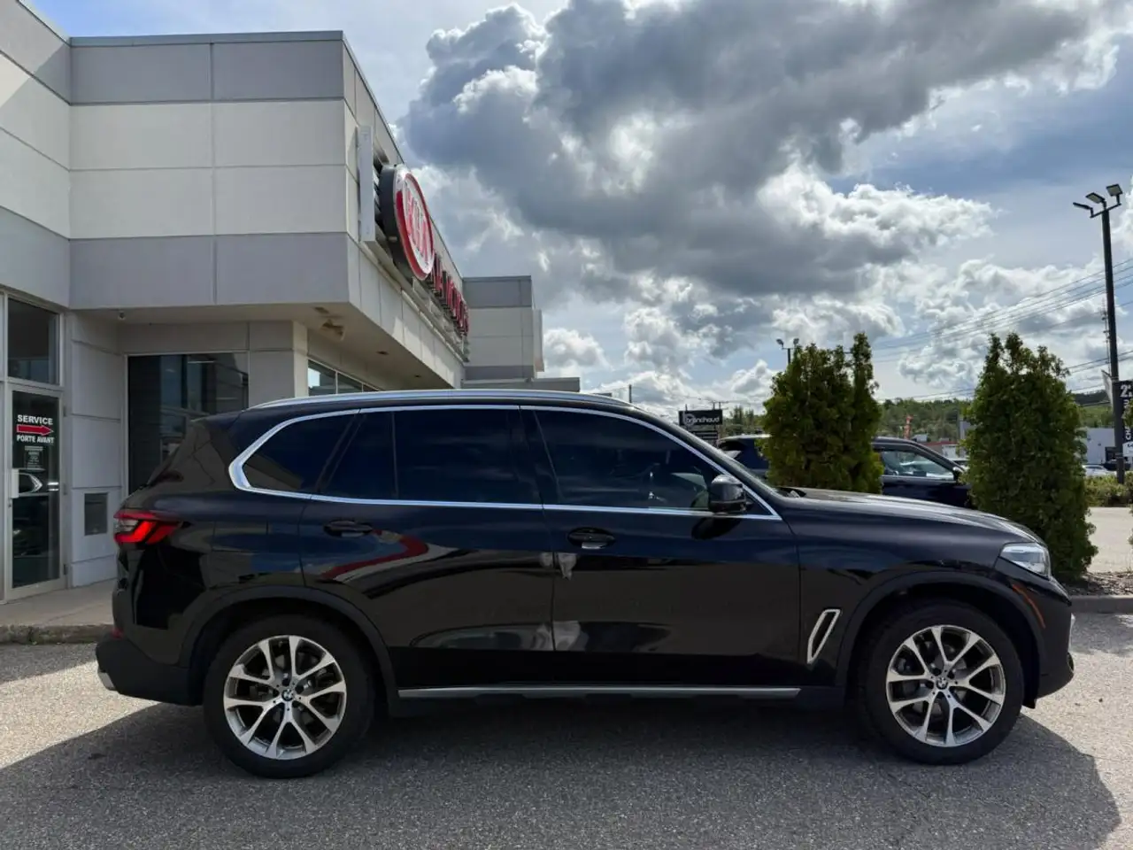 BMW X5 - Image 2