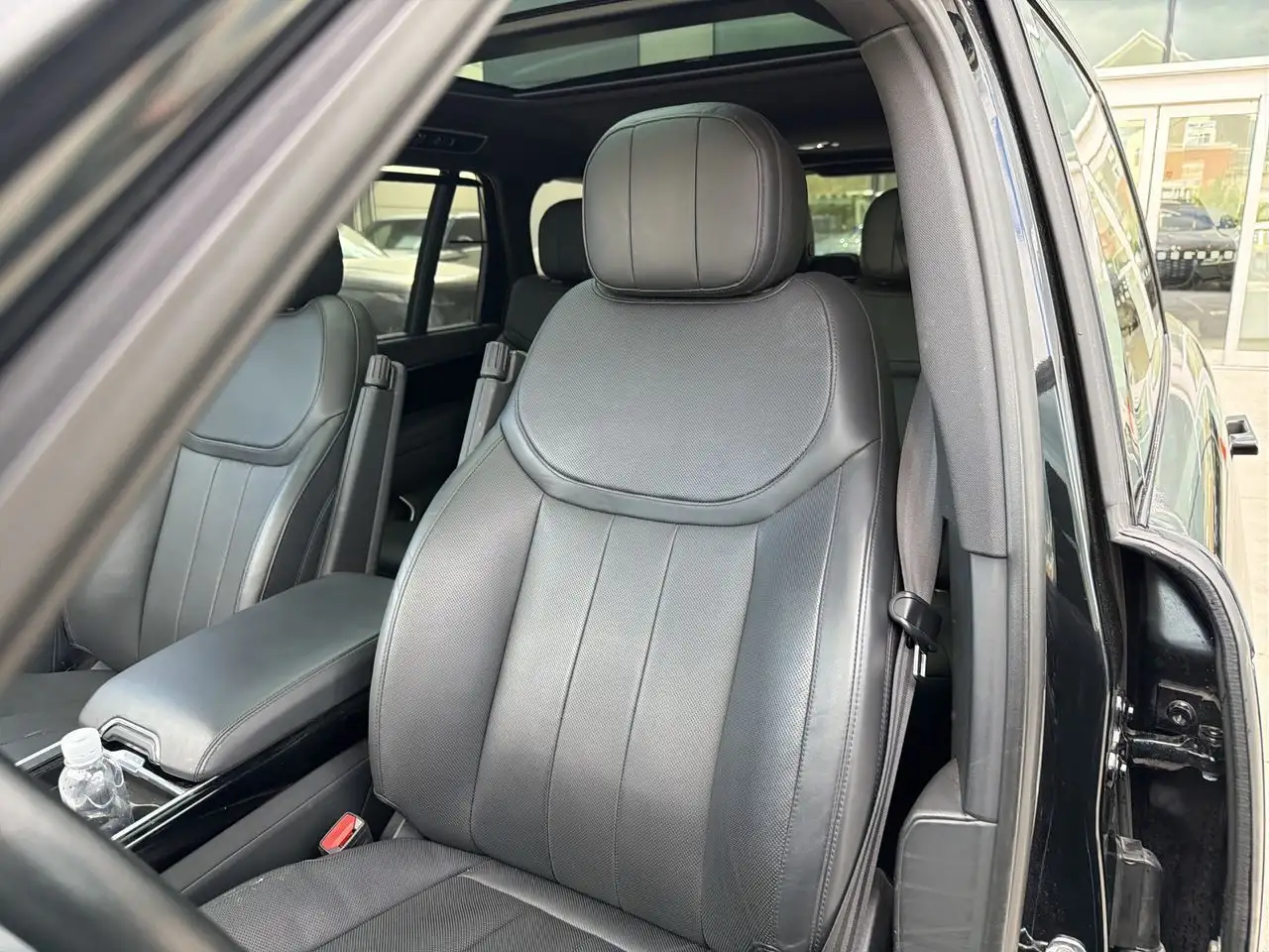 Land Rover Range Rover - Image 8