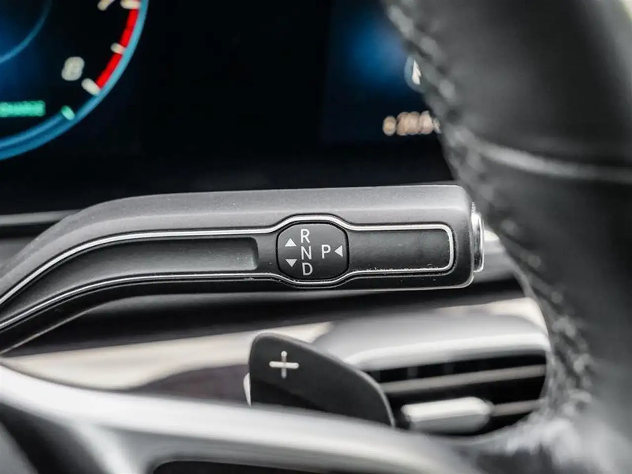 Mercedes-Benz GLS - Image 18
