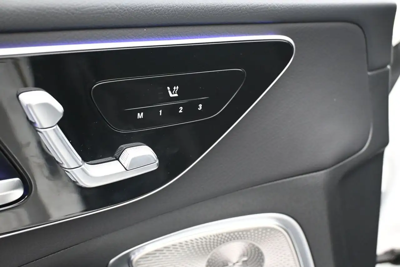 Mercedes-Benz C-Class - Image 14