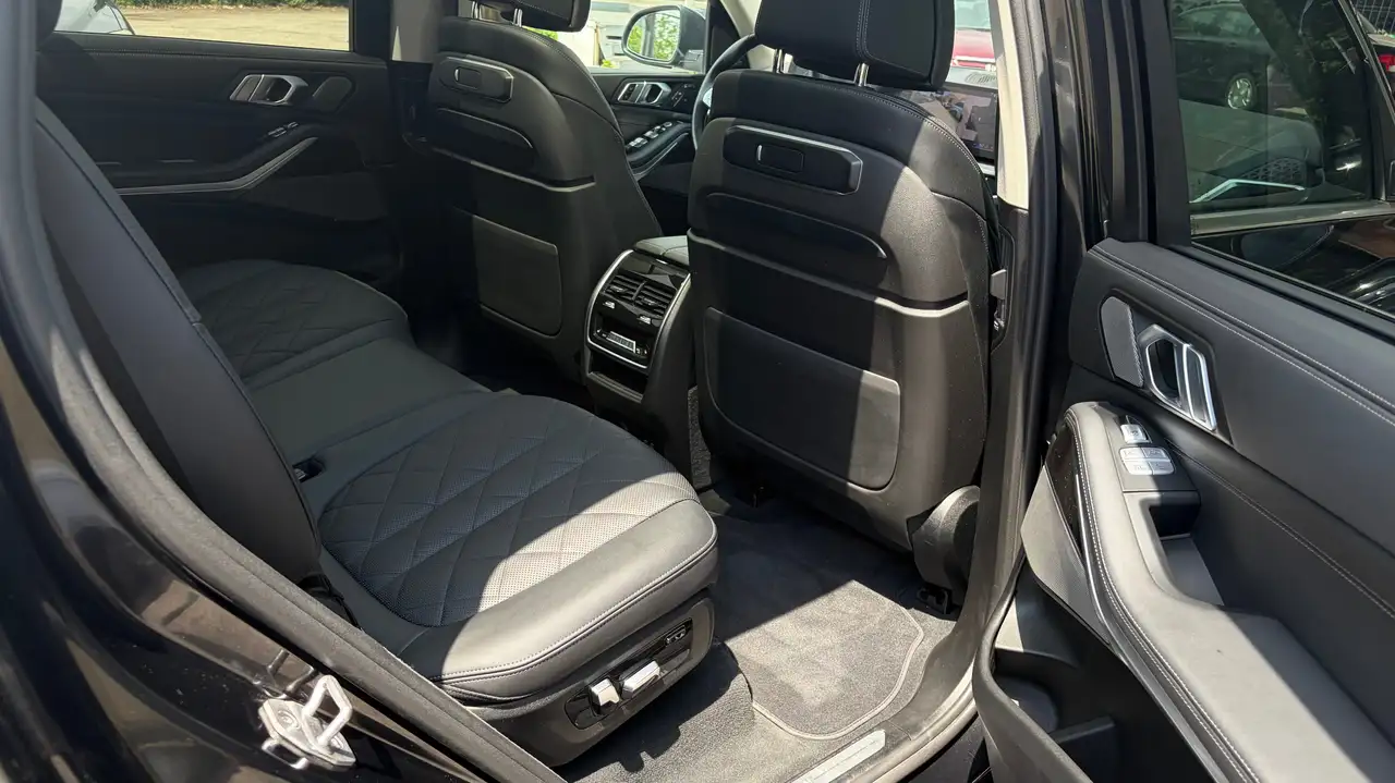 BMW X7 - Image 13