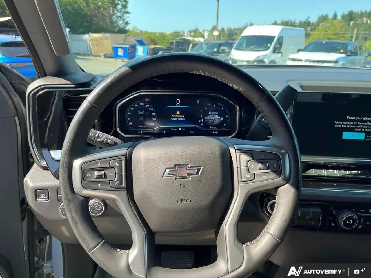 Chevrolet Silverado 1500 - Image 14