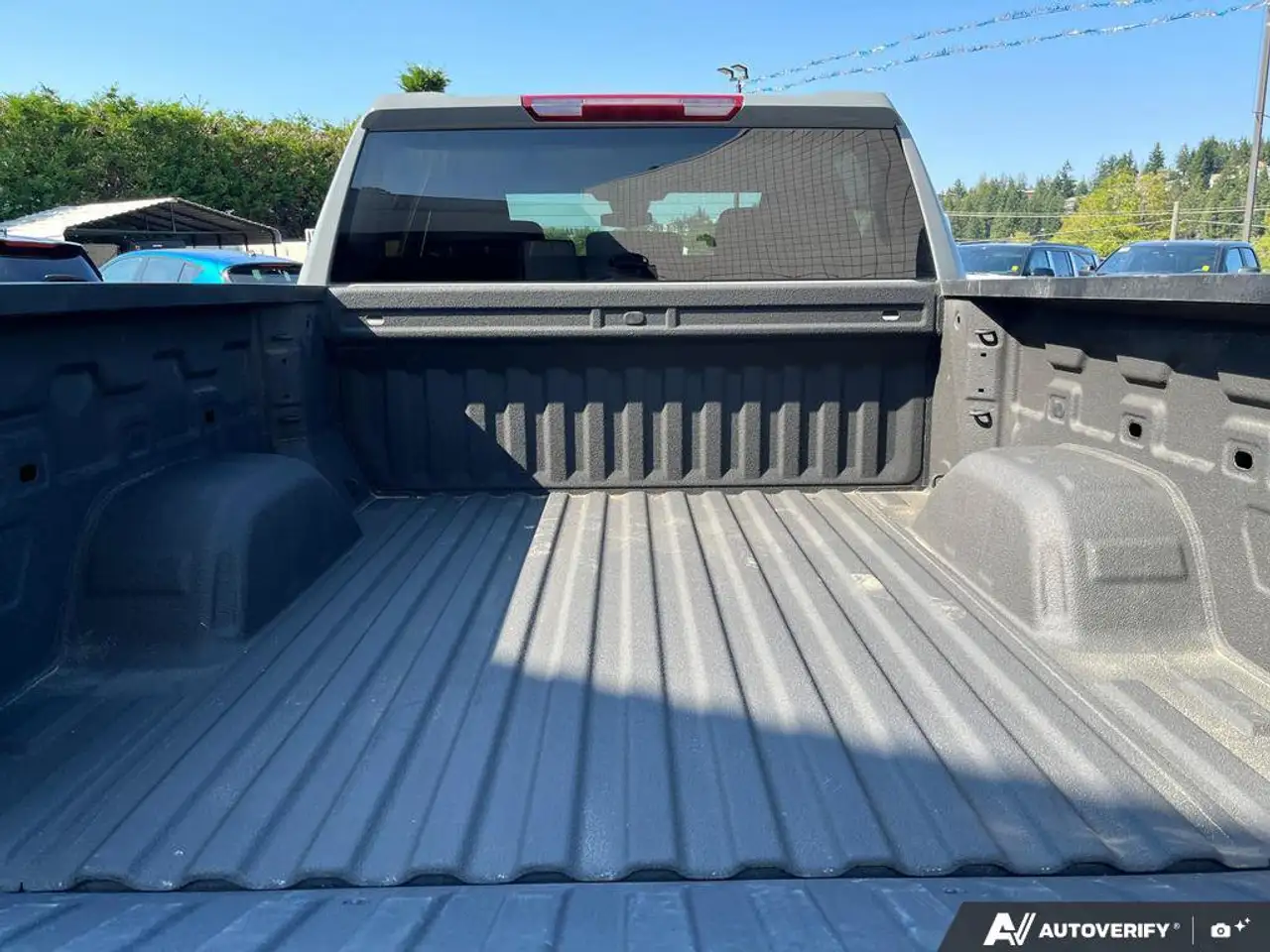 Chevrolet Silverado 1500 - Image 12