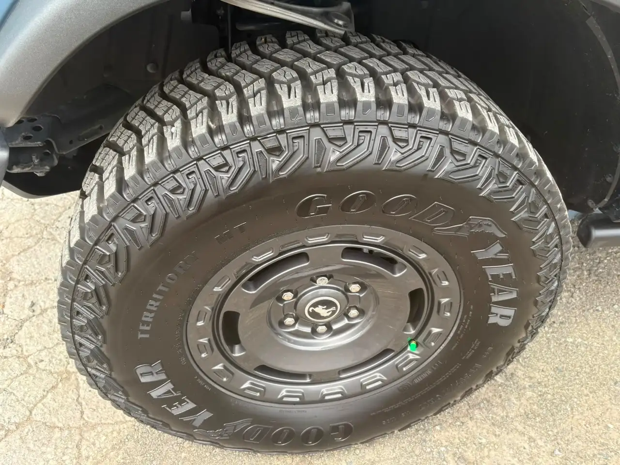 Ford Bronco - Image 8