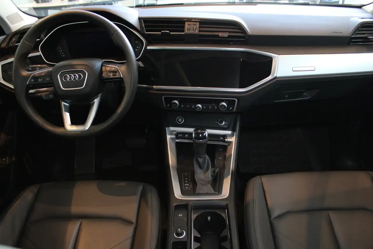 Audi Q3 - Image 5