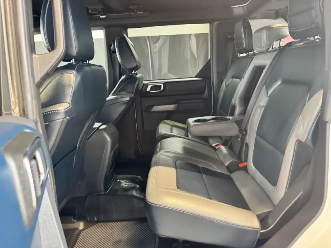 Ford Bronco - Image 12