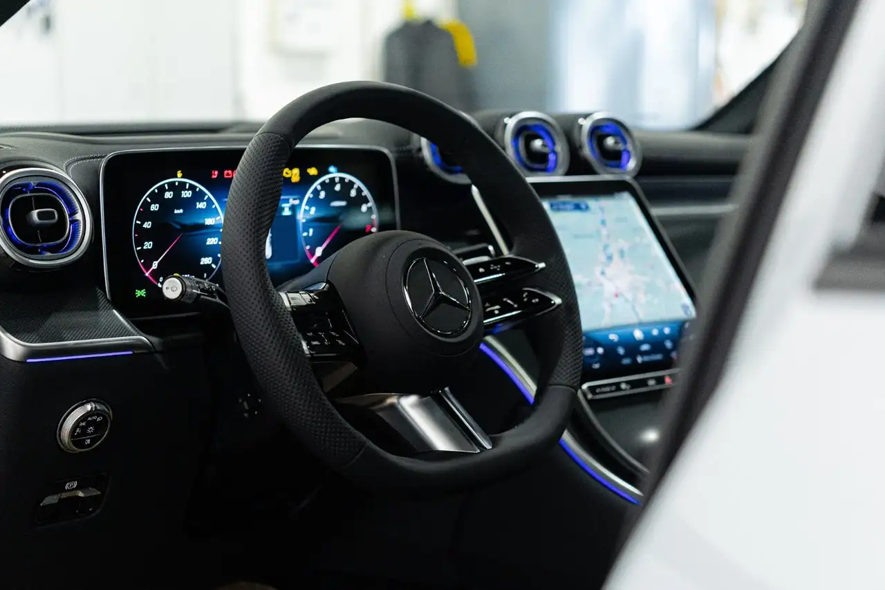 Mercedes-Benz GLC - Image 8