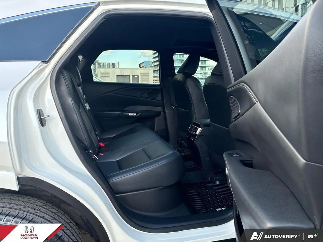 Lexus RX 350 - Image 20