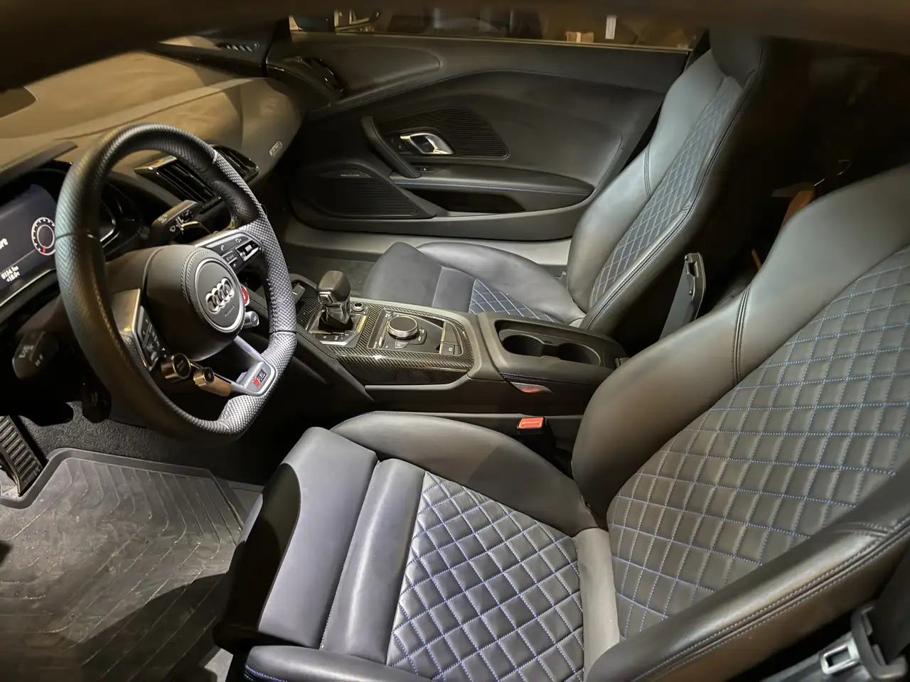 Audi R8 - Image 6