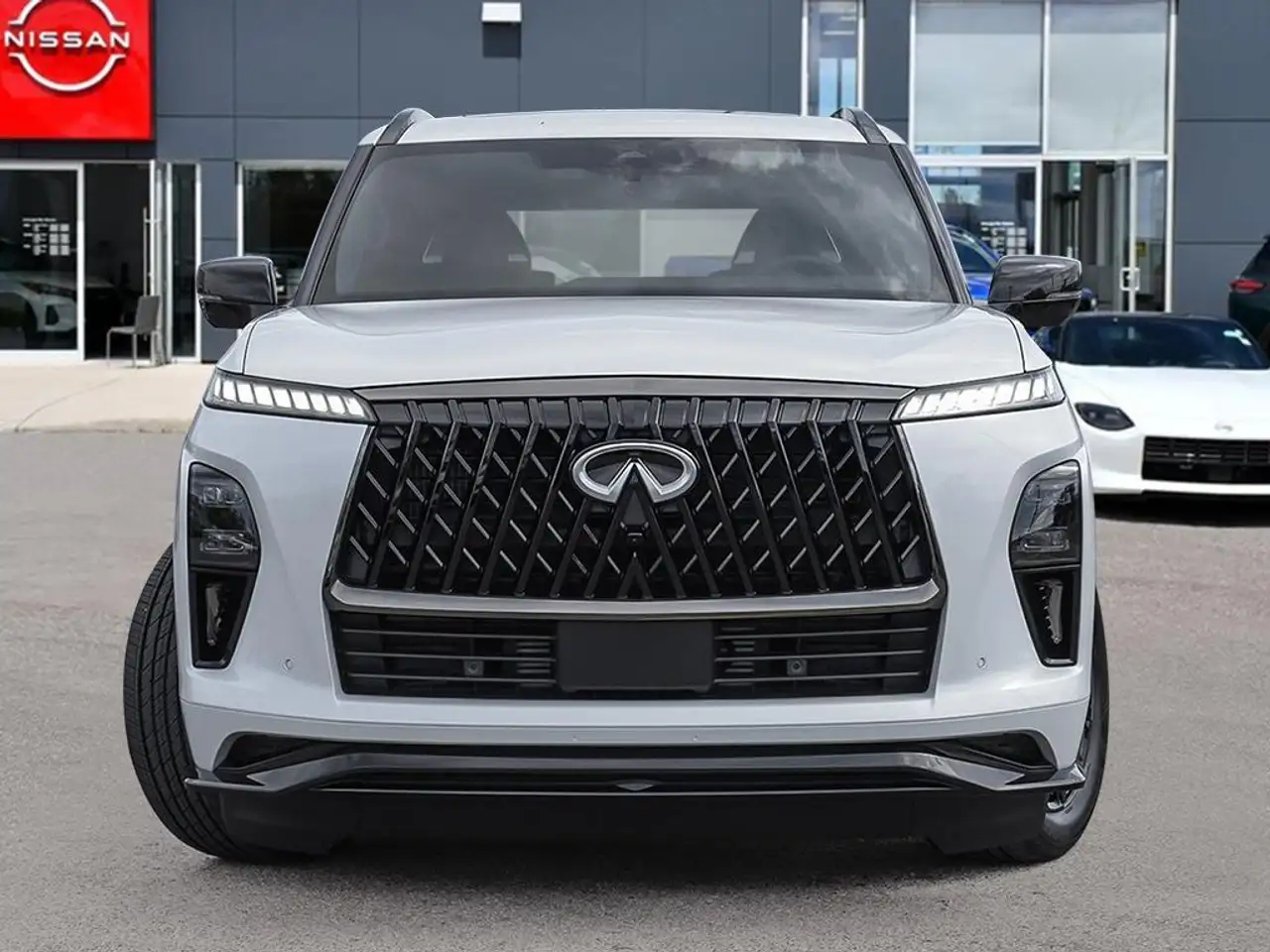 Infiniti QX80 - Image 2