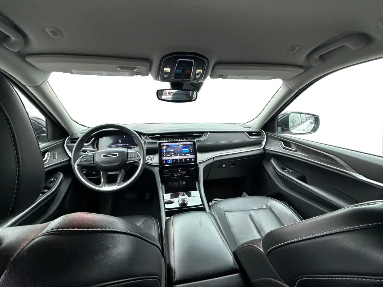 Jeep Grand Cherokee - Image 19