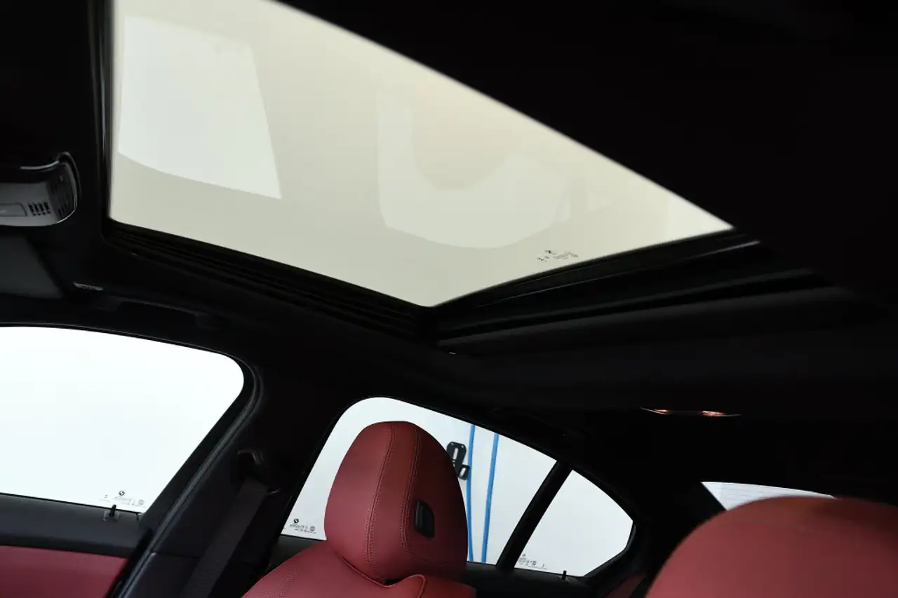 BMW 3 Series - Image 13