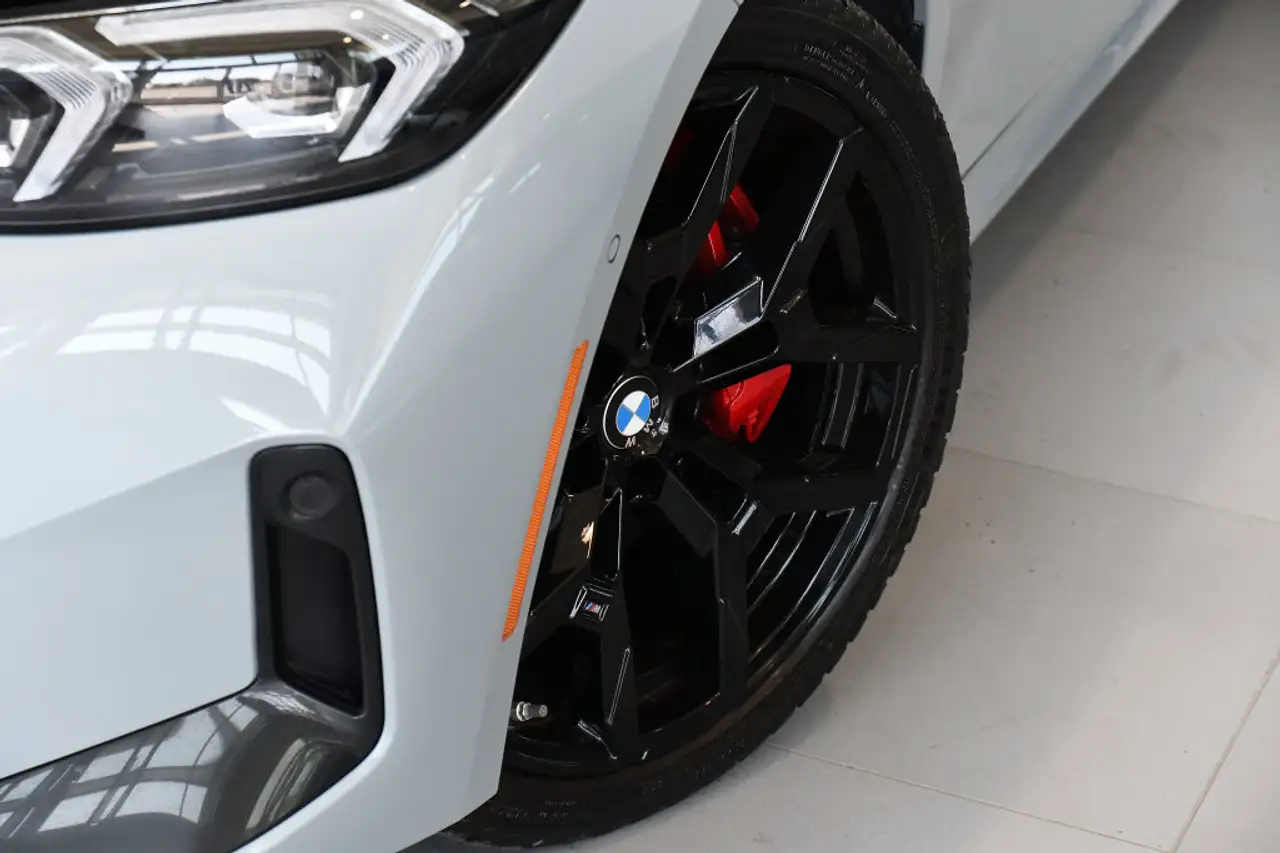 BMW 3 Series - Image 4