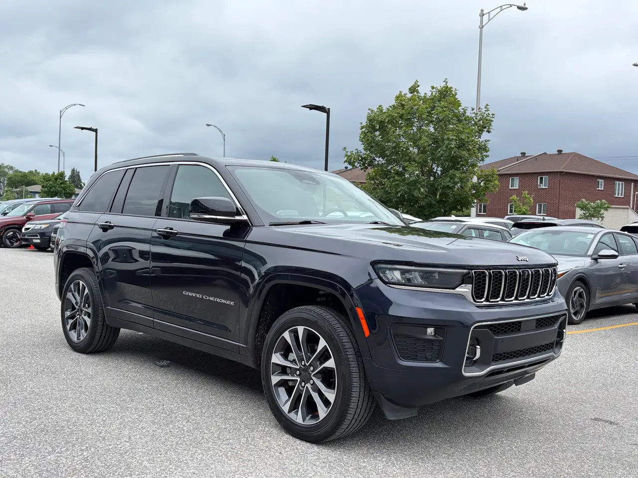 Jeep Grand Cherokee - Image 8