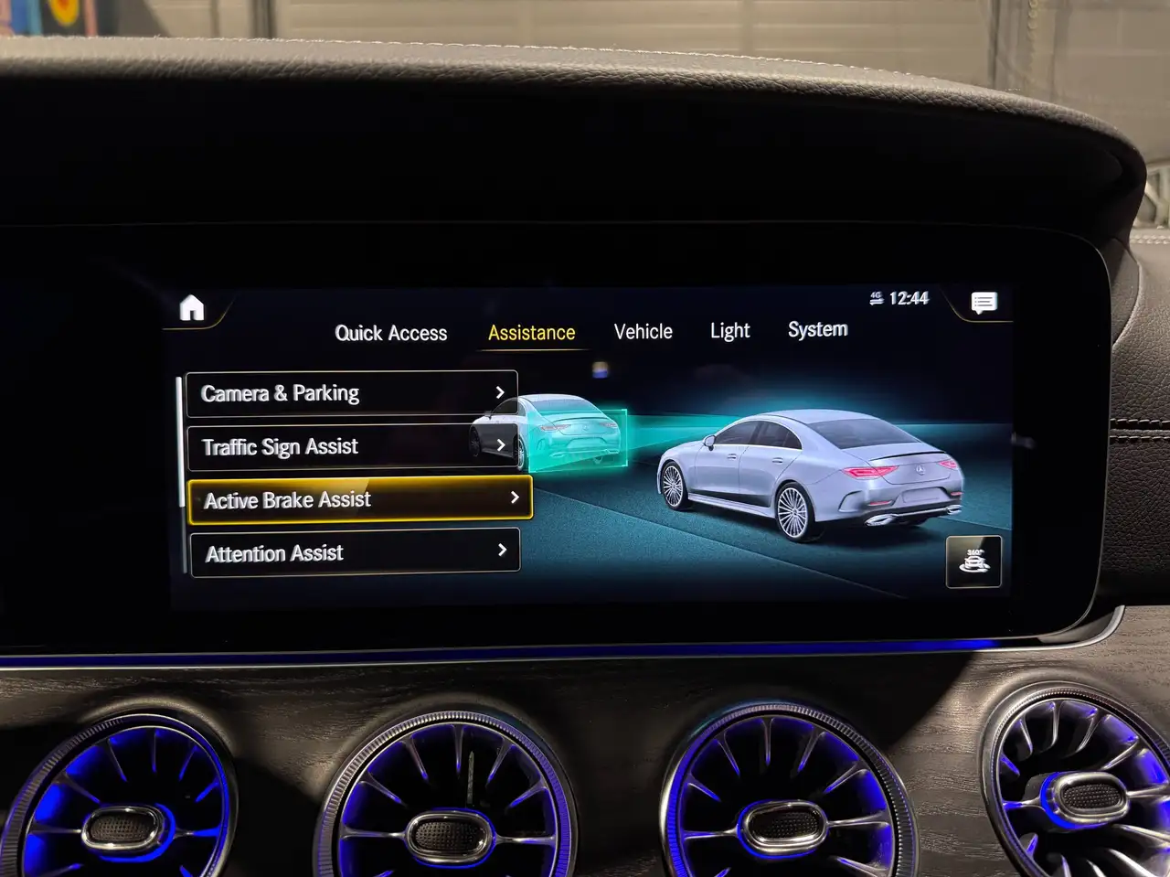 Mercedes-Benz CLS - Image 22