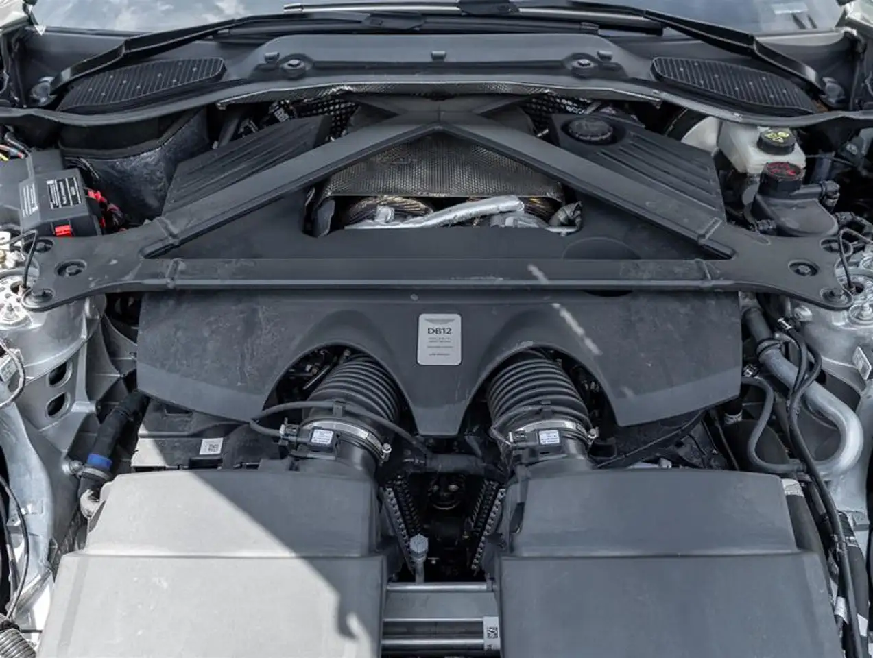 Aston Martin DB12 - Image 38