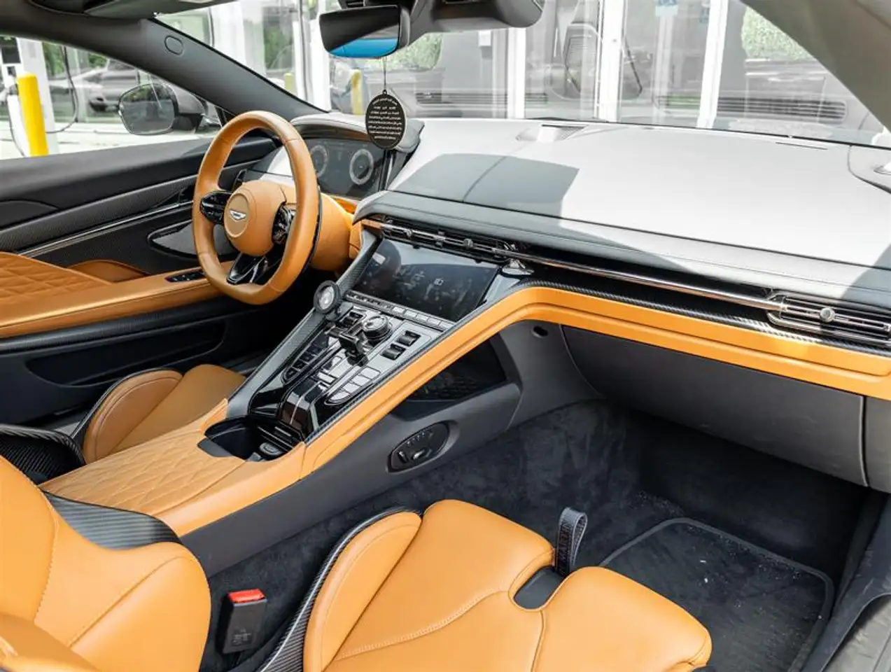 Aston Martin DB12 - Image 27