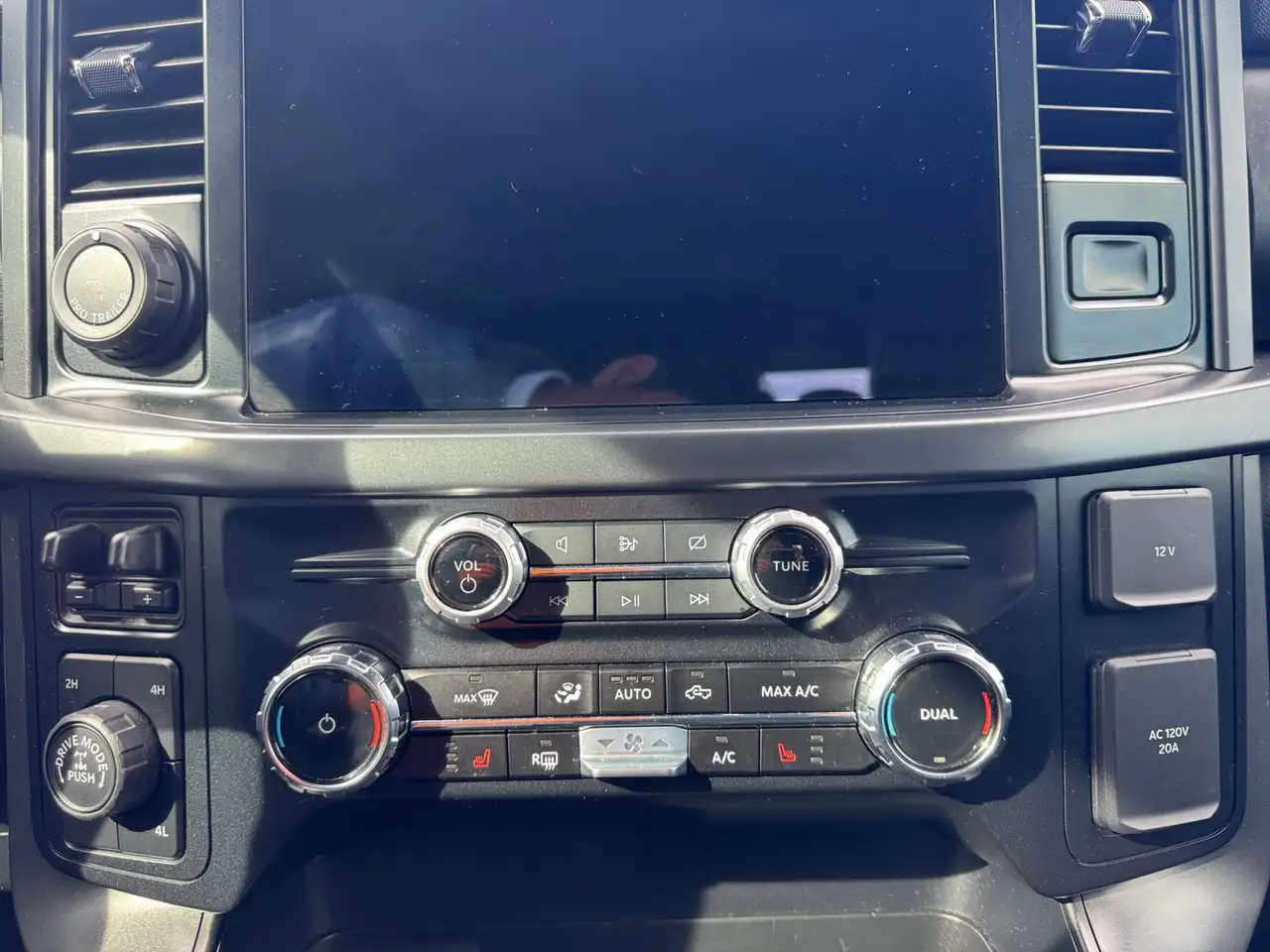 Ford F-150 - Image 19