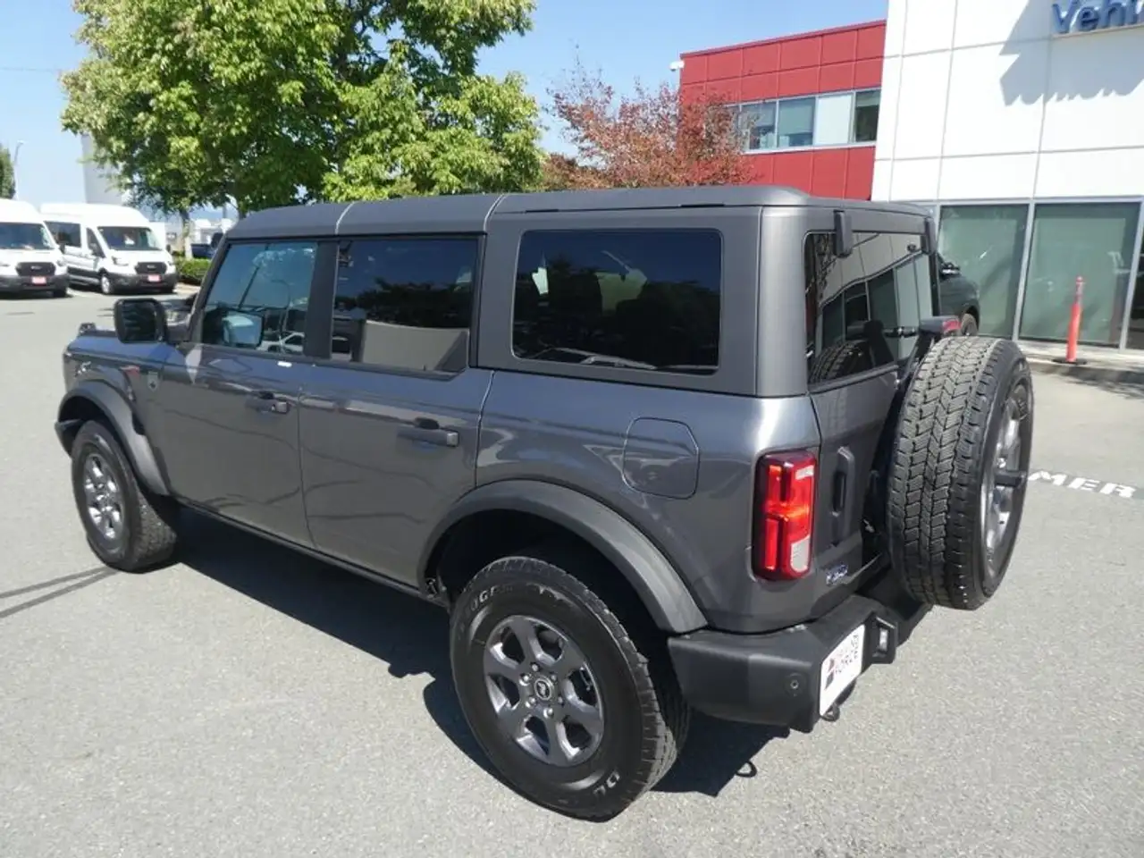 Ford Bronco - Image 6