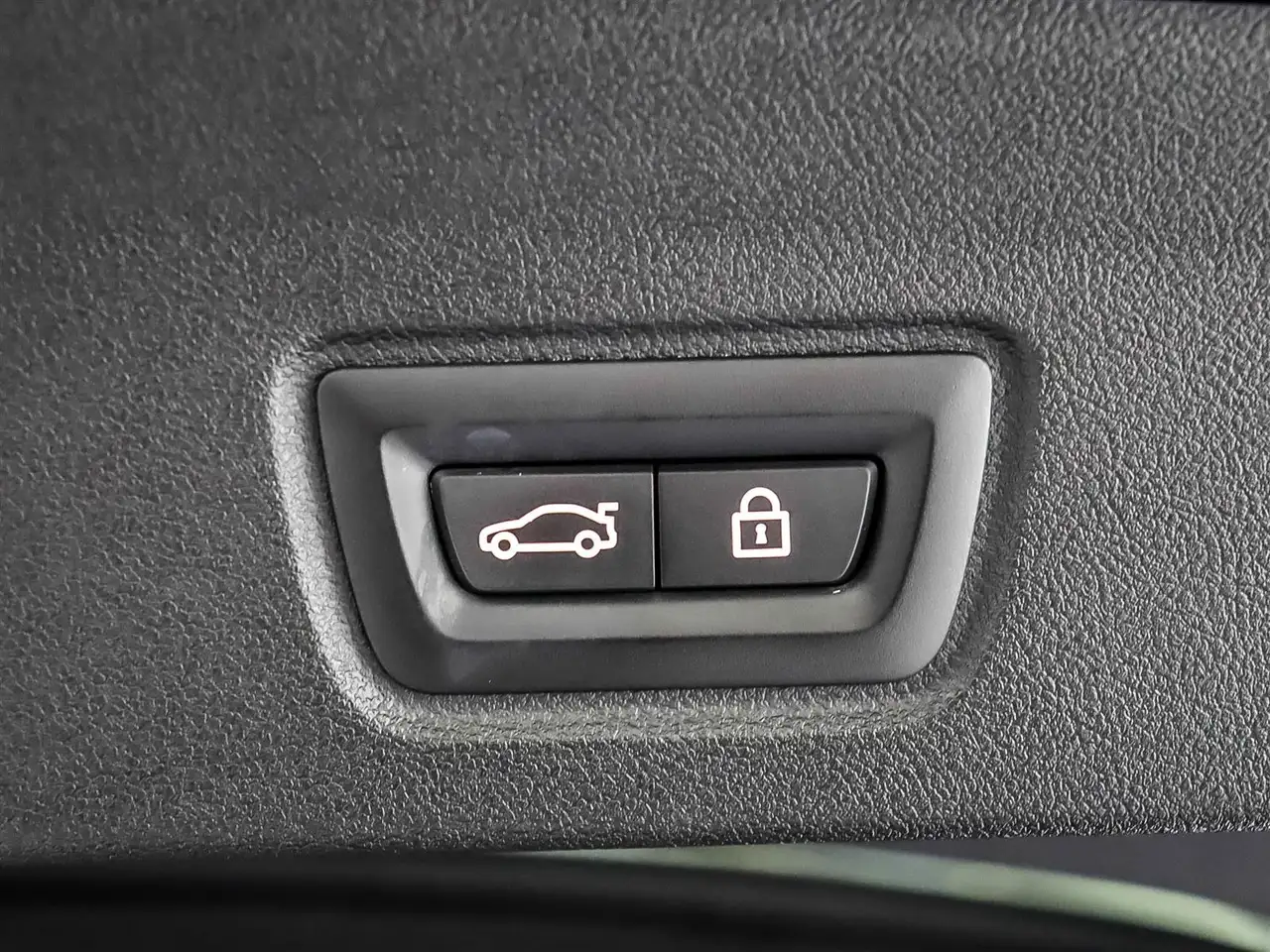 BMW i4 - Image 19