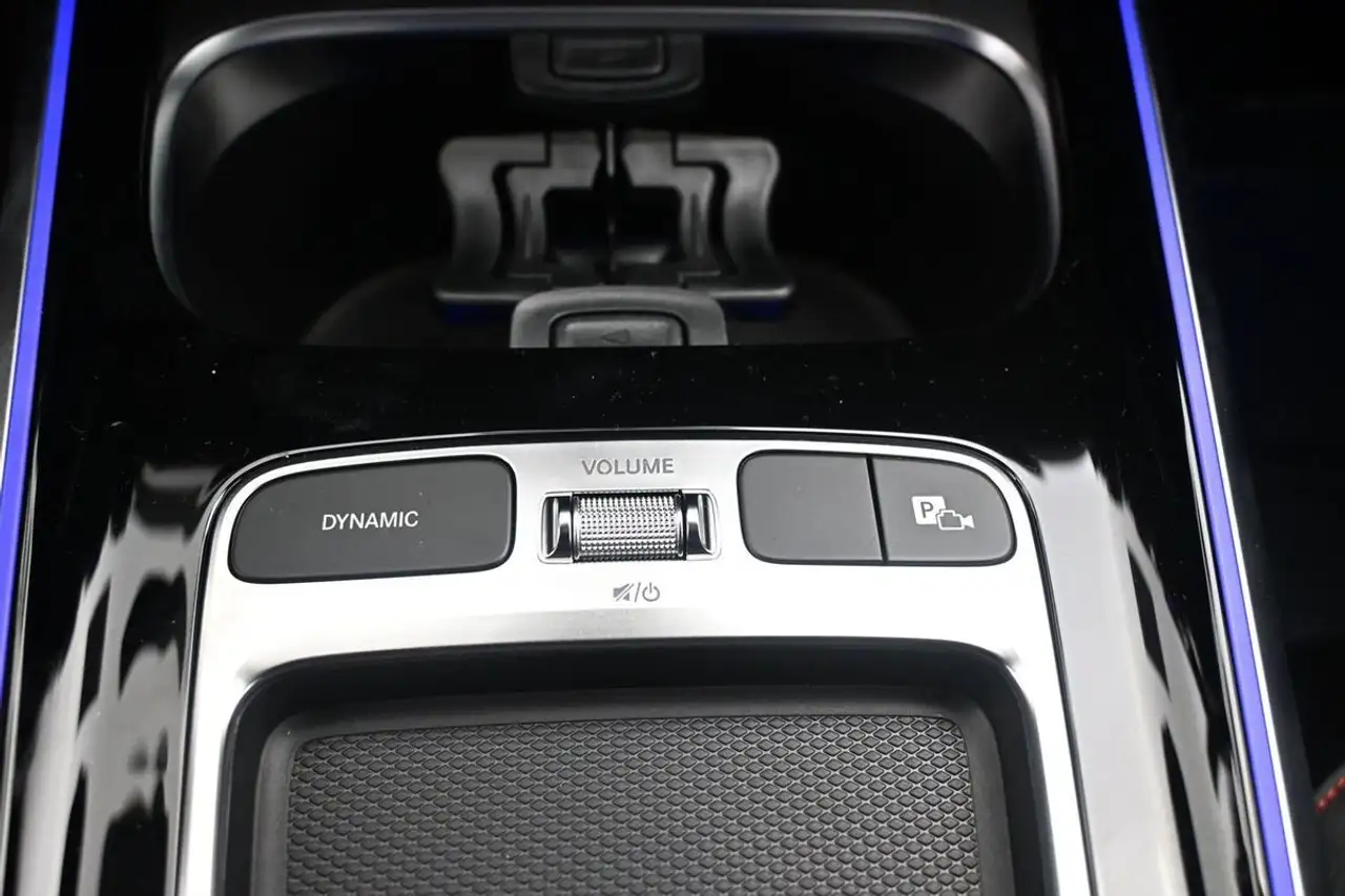 Mercedes-Benz GLB - Image 11
