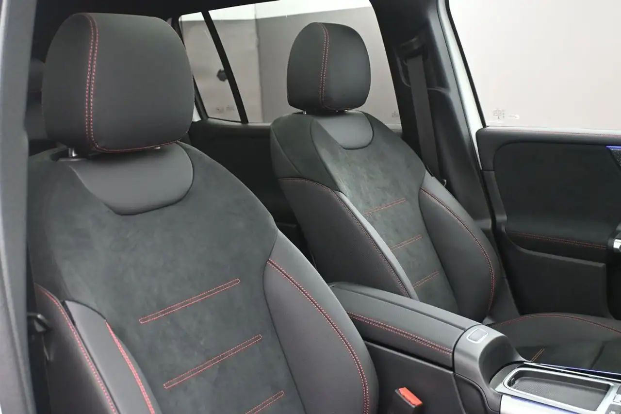 Mercedes-Benz GLB - Image 27