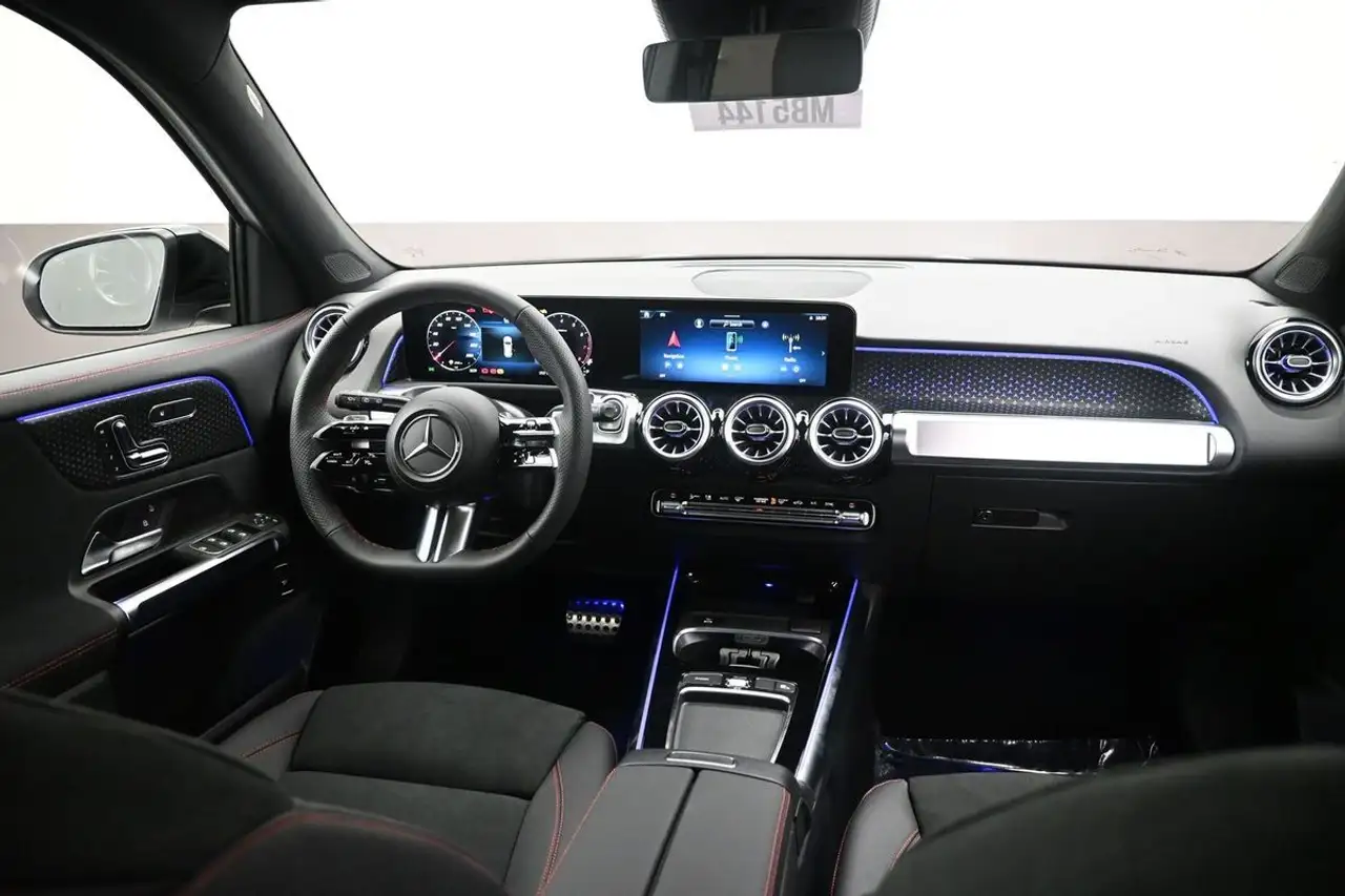 Mercedes-Benz GLB - Image 24